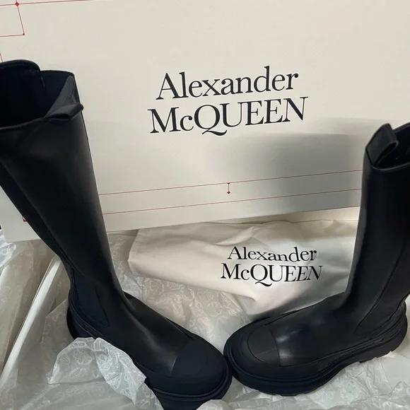 COPY - BNIB Alexander McQueen 666410WHZ66 Woman’s boot Black 40 - Picture 9 of 16